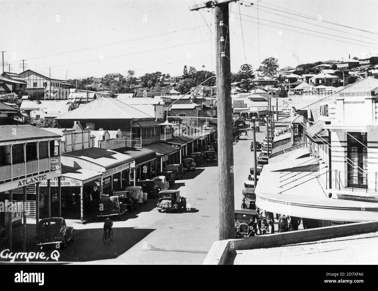 Carte postale d'une scène de rue à Gympie, Queensland, Australie, vers les années 1940. De la collection de la famille McKechnie. Banque D'Images