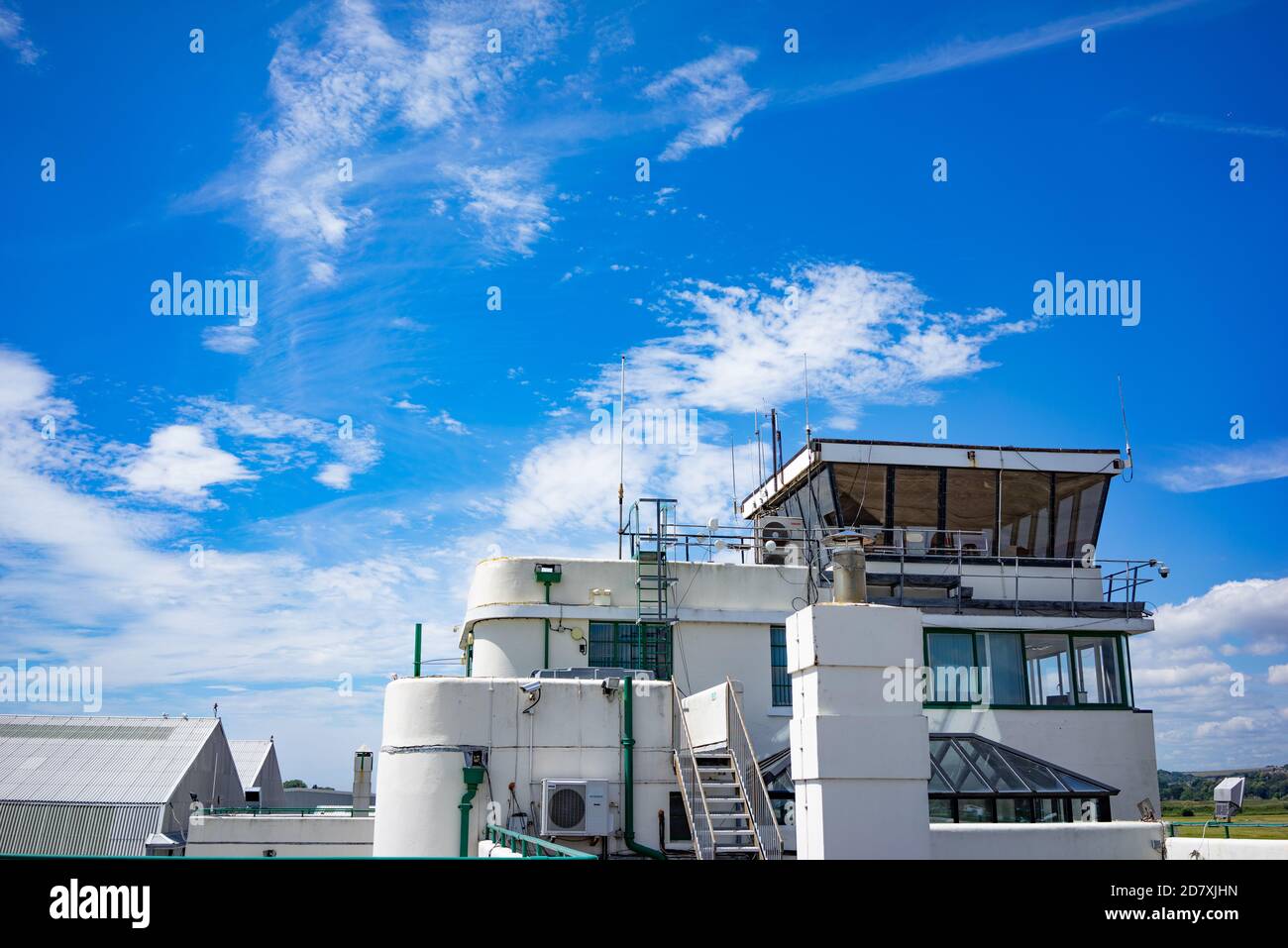 L'aéroport de Brighton City (EGKA), également connu sous le nom de Shoreham Airport, est situé dans le West Sussex, en Angleterre. Premier aéroport d'Angleterre. Banque D'Images