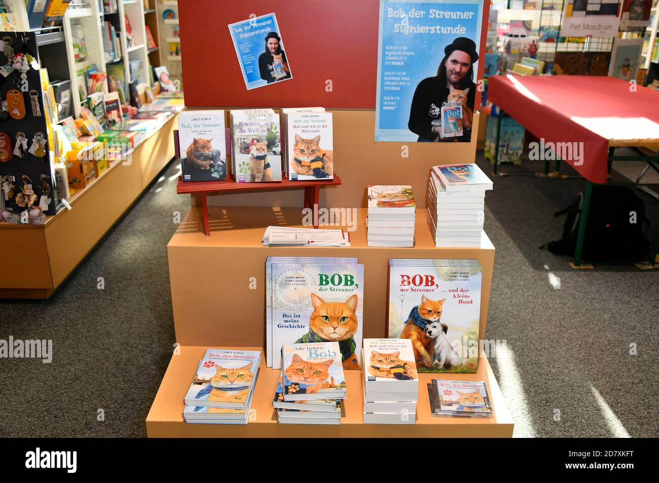 Puchheim, Allemagne. 19 janvier 2019. Livre « Bob le Streluner » signé dans la librairie Braunling. Puchheim, le 19 janvier 2019 | usage Worldwide Credit: dpa/Alay Live News Banque D'Images