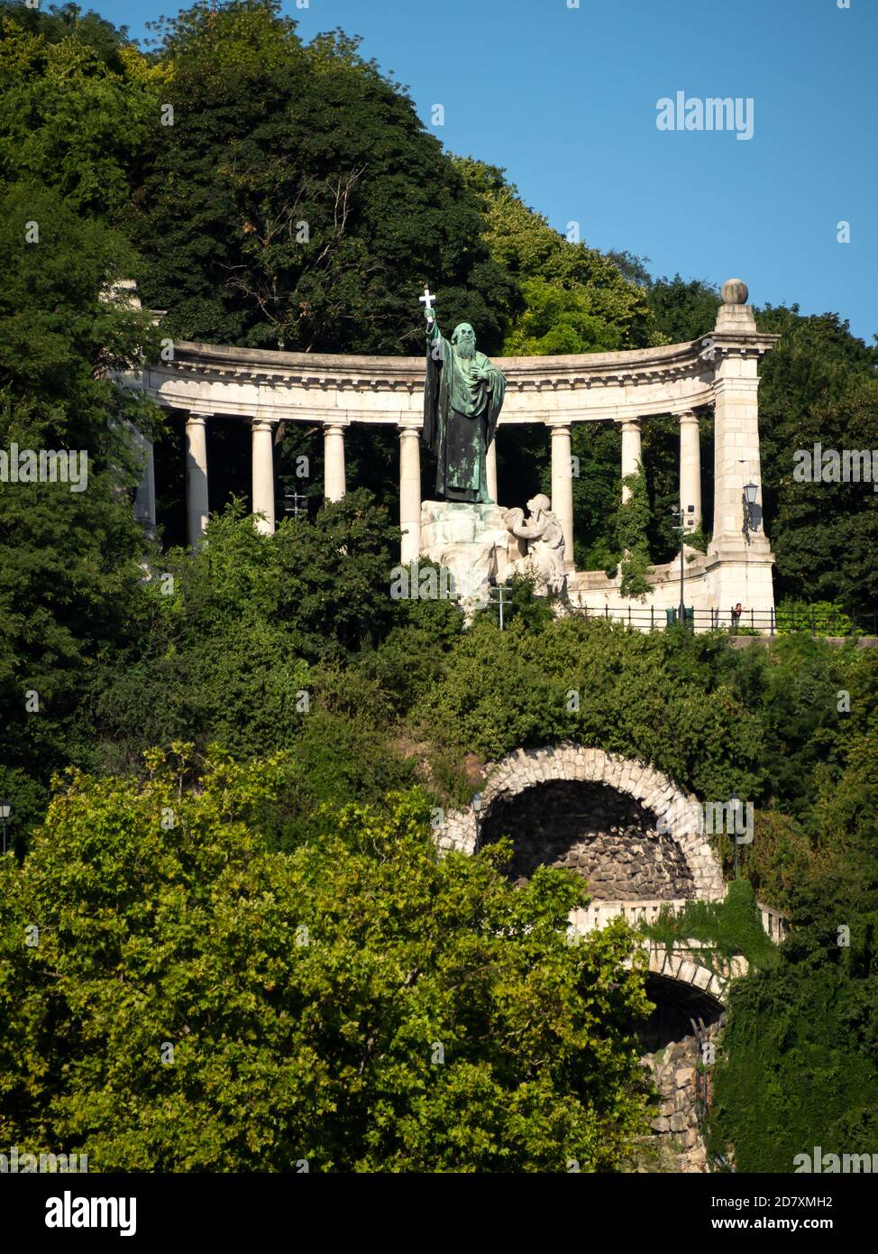 BUDAPEST, HONGRIE - 16 JUILLET 2019 : statue de Saint Gellert sur la colline de Gellert Banque D'Images