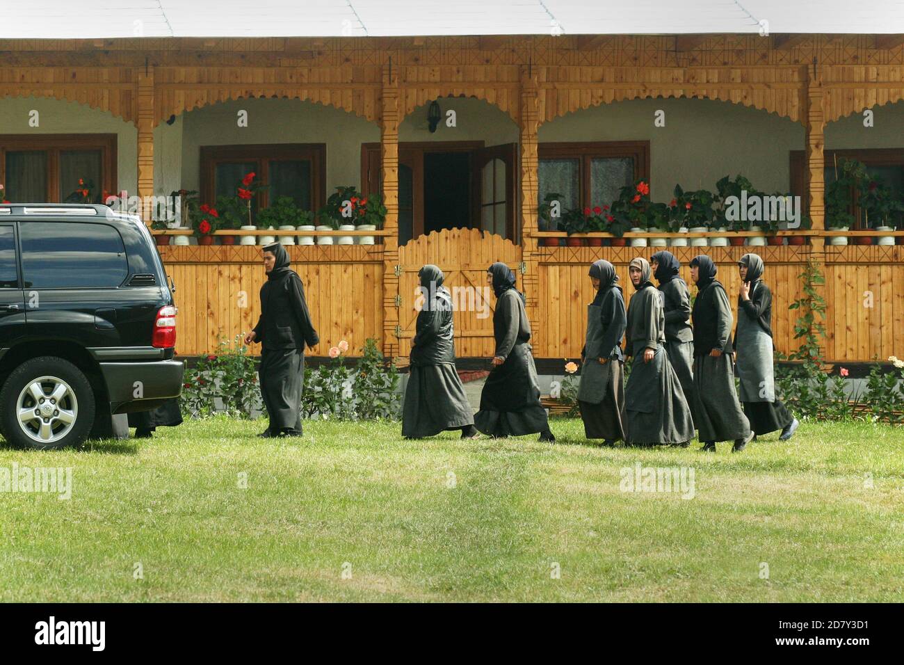 Moniales au monastère de Lepsa (Mănăstirea Lepșa) dans le comté de Vrancea, Roumanie Banque D'Images