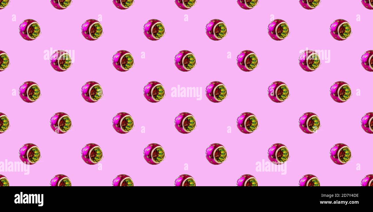 Magnifique motif sans couture sur le thème du nouvel an avec boules de Noël, roses Banque D'Images