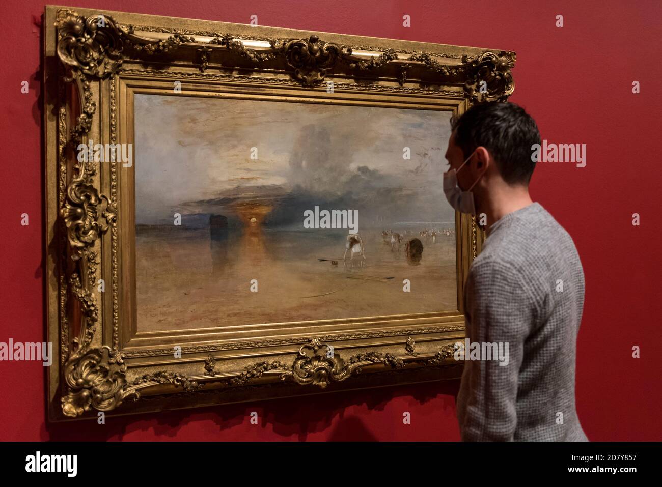 Londres, Royaume-Uni. 26 octobre 2020. 'Les sables de Calais à basse eau: Poissards collectant des appâts', 1830, par JMW Turner. Aperçu de « Turner’s Modern World », une nouvelle exposition phare de plus de 150 œuvres de JMW Turner à Tate Britain, du 28 octobre au 7 mars 2021. Credit: Stephen Chung / Alamy Live News Banque D'Images