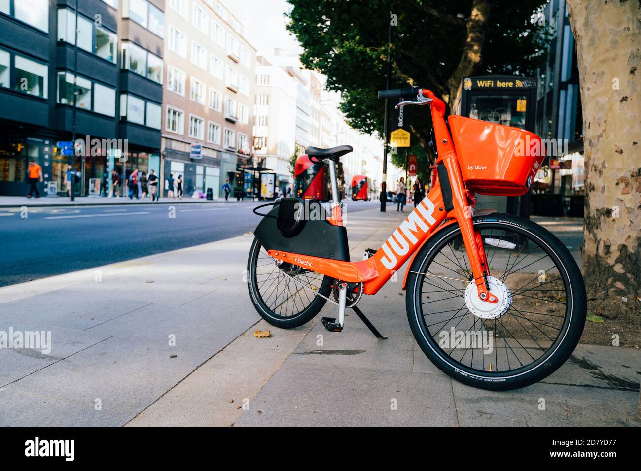 Ville de Londres, Royaume-Uni, 12 juillet 2019 : vélos électriques de saut UBER, opeates à Londres Royaume-Uni. Banque D'Images