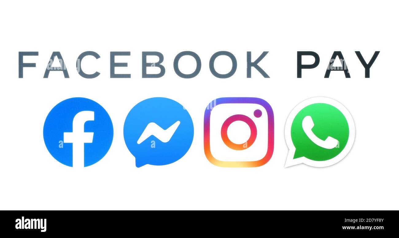 Kiev, Ukraine - 25 août 2020 : logo Facebook Pay et icônes de réseautage social imprimés sur papier. Facebook Pay est une façon transparente et sûre de payer sur les thes Banque D'Images