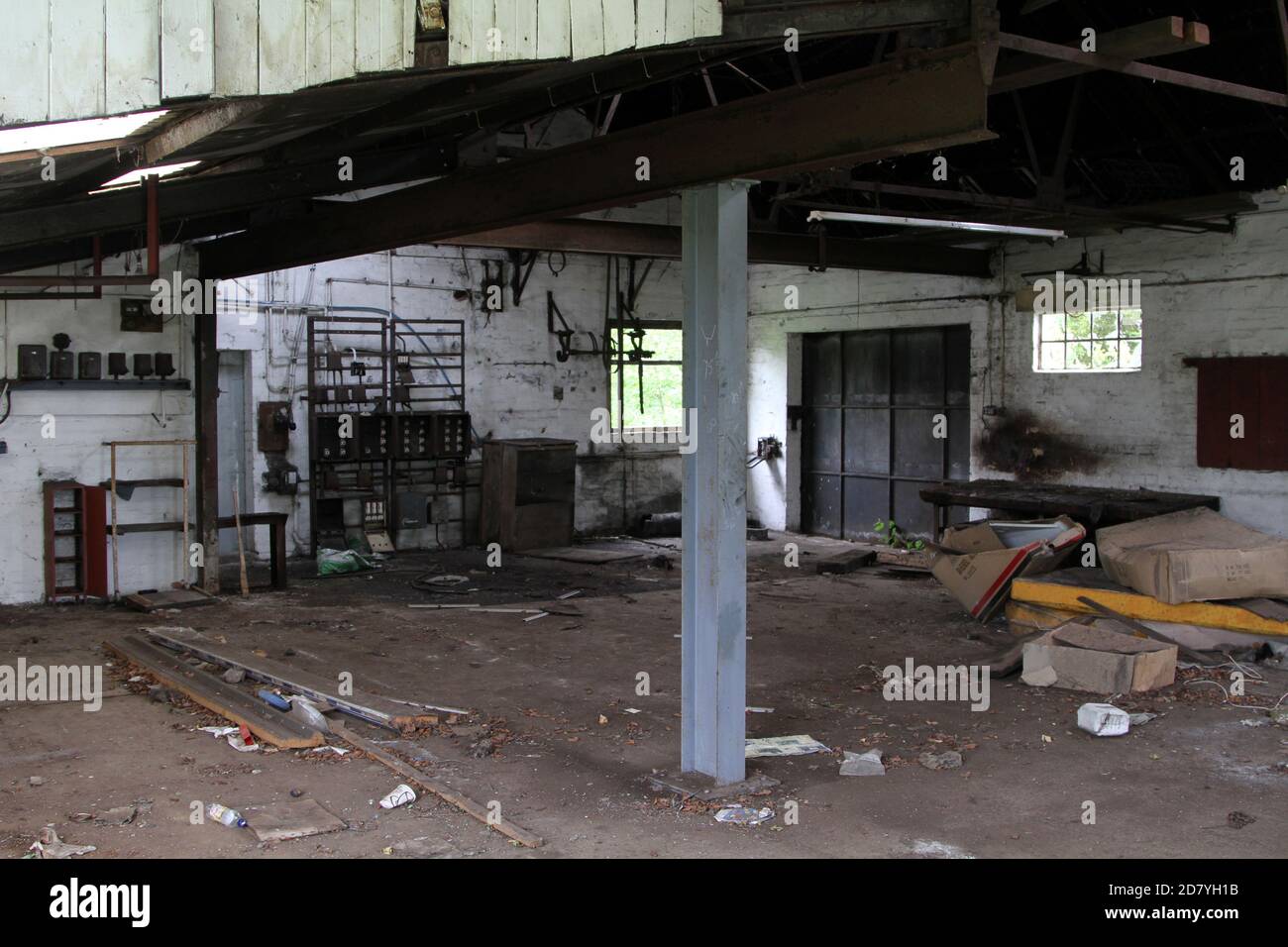 Garage abandonné et bâtiments Banque D'Images