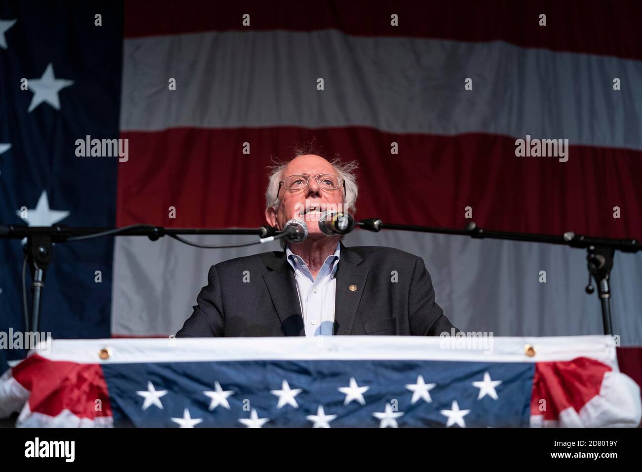 Le sénateur Bernie Sanders, indépendant du Vermont et candidat au poste de président des États-Unis, prend la parole lors du dîner de l'escadre Ding, le 9 août 2019 à Clear Lake, en Iowa. Le dîner est devenu un incontournable pour les espoirs présidentiels démocrates devant le caucus de l'Iowa. Crédit : Alex Edelman/l'accès photo Banque D'Images