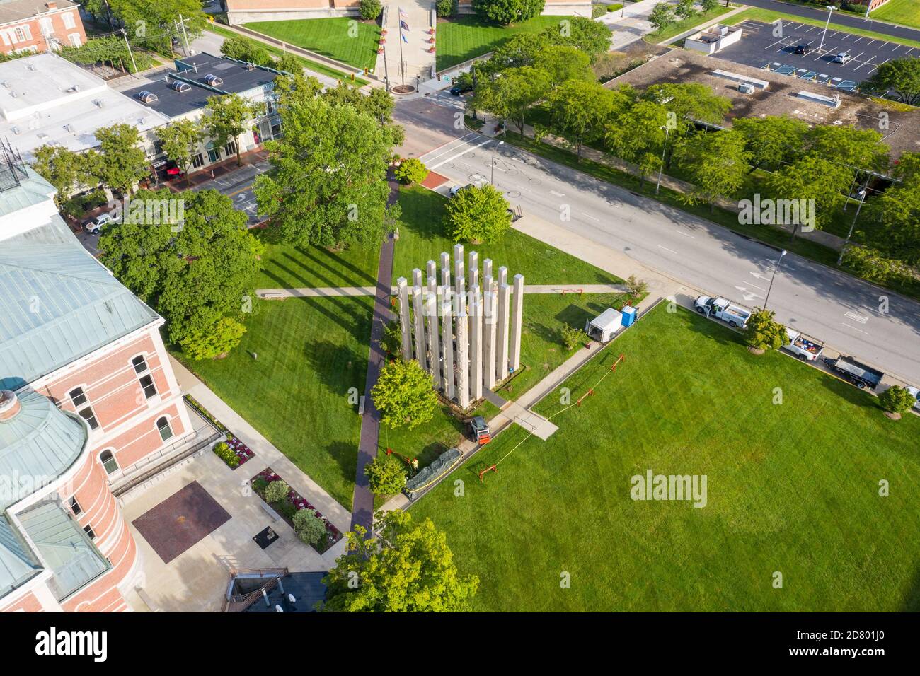 Piliers de calcaire, Bartholomew County Veteran's Memorial, par Maryann Thompson Architects, 1997, Columbus, Indiana, États-Unis Banque D'Images