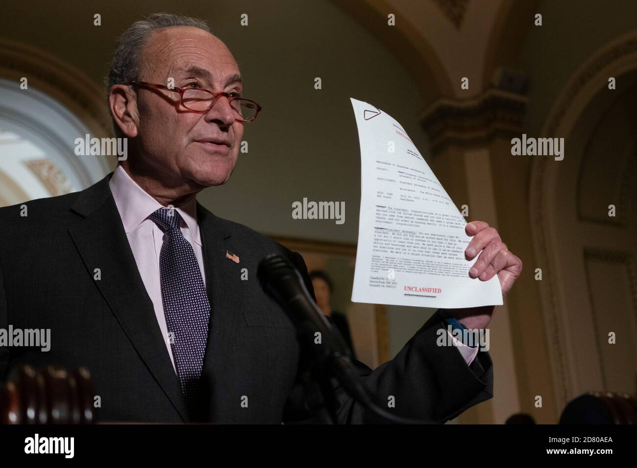 Le leader minoritaire du Sénat Chuck Schumer, démocrate de New York, prend la parole lors d'une conférence de presse à Washington, D.C., aux États-Unis, le mercredi 25 septembre 2019. Schumer a parlé du contenu de la transcription d'une conversation entre le président Donald Trump et le président ukrainien Volodymyr Zelenskyy. Crédit : Alex Edelman/l'accès photo Banque D'Images