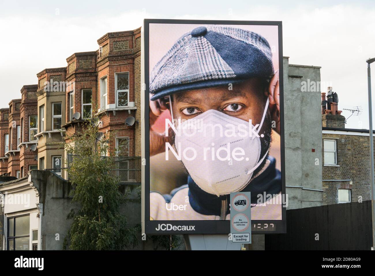 Uber - pas de masque, pas de publicité Ride à Wandsworth, sud-ouest de Londres, Royaume-Uni Banque D'Images