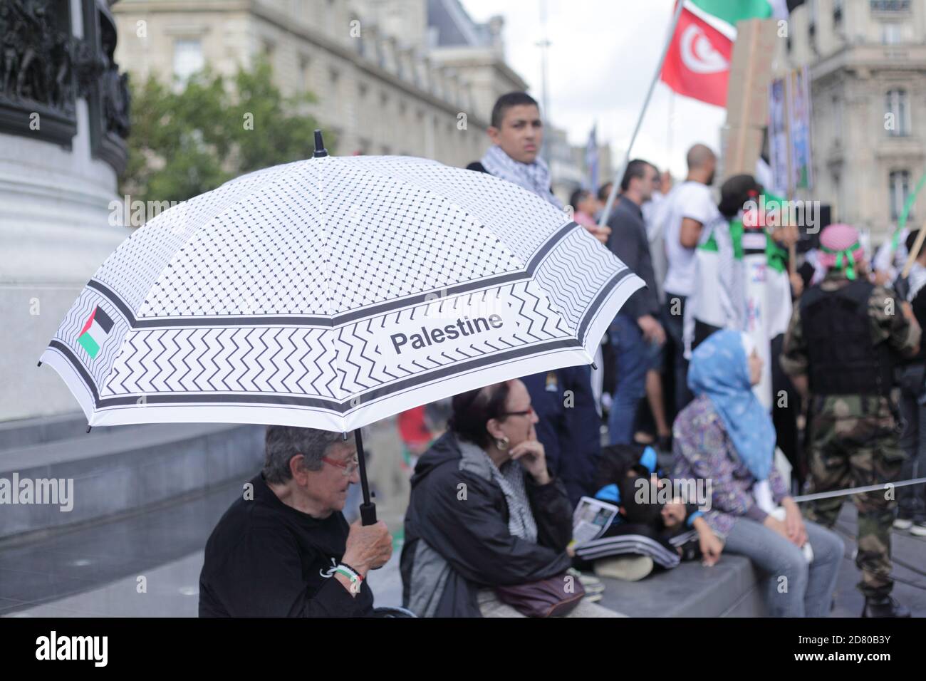 des-partisans-du-peuple-palestinien-se-sont-r-unis-sur-la-place-de-la