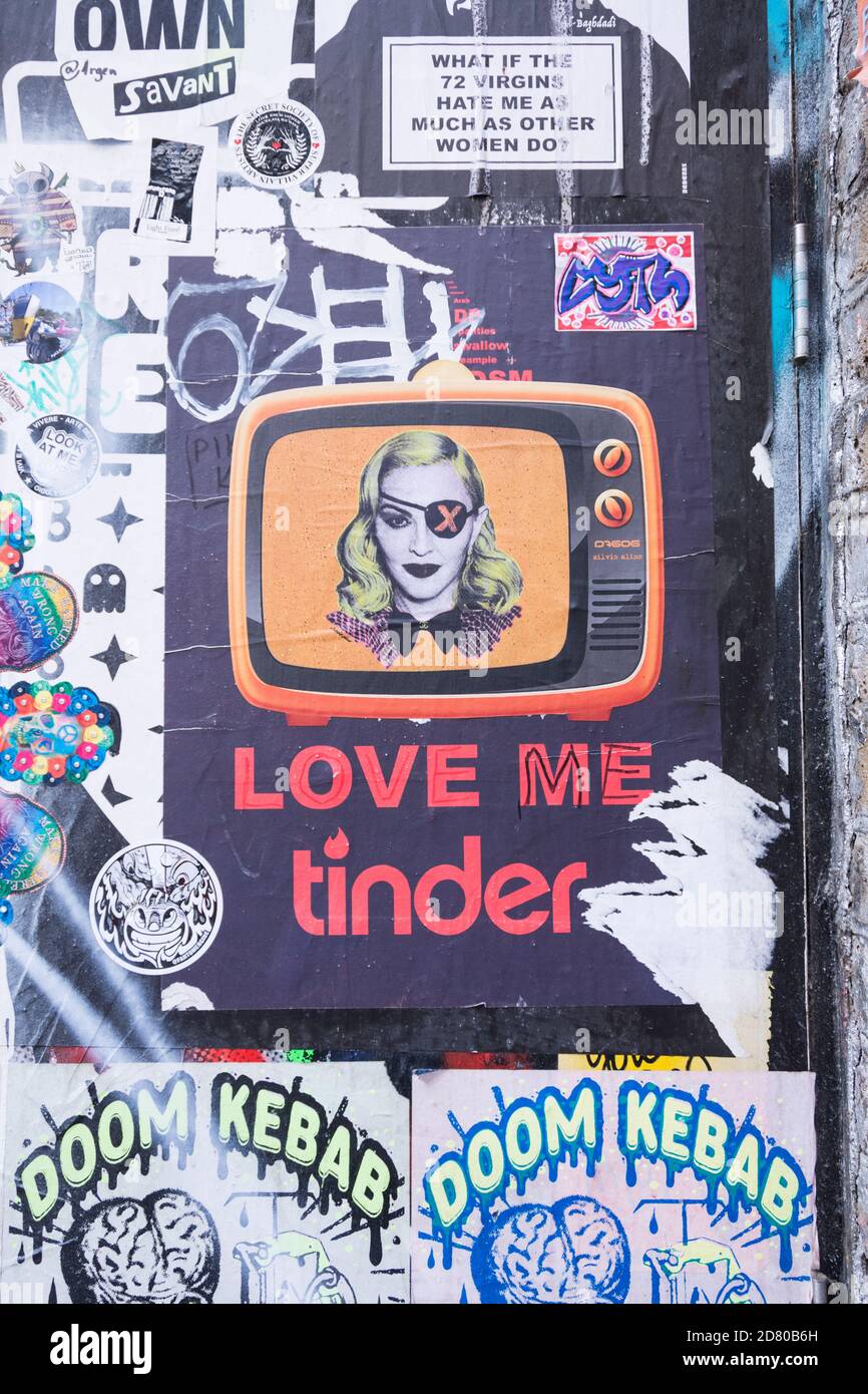 Love ME Tinder par D7606 sur Blackall Street, Londres, EC2, Royaume-Uni Banque D'Images