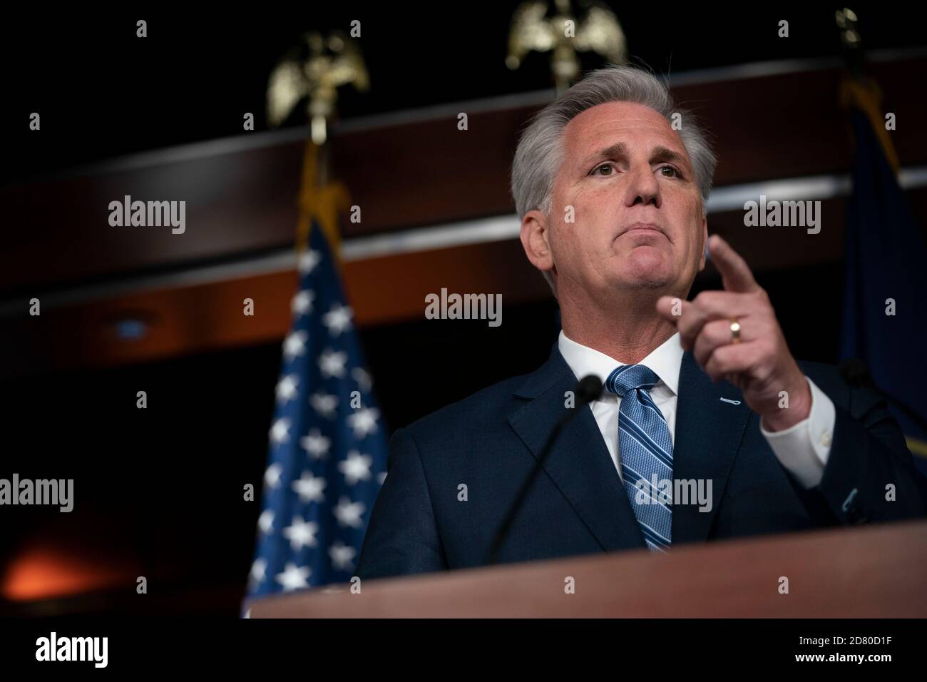 Le chef de la minorité de la Chambre des États-Unis, Kevin McCarthy, républicain de Californie, s'adresse aux médias lors de sa conférence de presse hebdomadaire à Washington, D.C., aux États-Unis, le jeudi 26 septembre 2019. McCarthy a déclaré que les Démocrates de la Chambre des représentants ont rendu le pays moins sûr après avoir commencé la procédure de destitution du président Donald Trump. Crédit : Alex Edelman/l'accès photo Banque D'Images