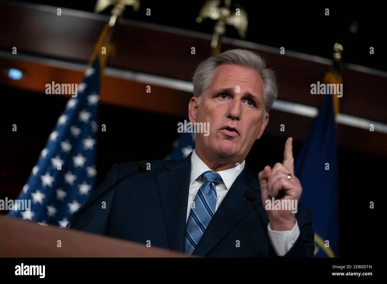 Le chef de la minorité de la Chambre des États-Unis, Kevin McCarthy, républicain de Californie, s'adresse aux médias lors de sa conférence de presse hebdomadaire à Washington, D.C., aux États-Unis, le jeudi 26 septembre 2019. McCarthy a déclaré que les Démocrates de la Chambre des représentants ont rendu le pays moins sûr après avoir commencé la procédure de destitution du président Donald Trump. Crédit : Alex Edelman/l'accès photo Banque D'Images