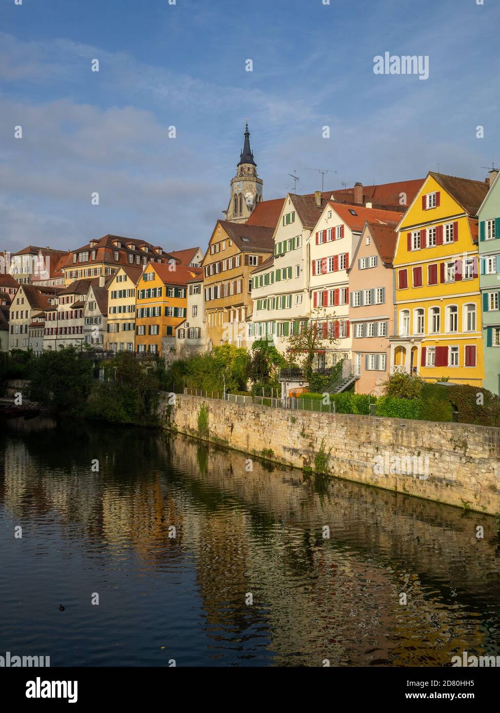 Maisons colorées près de la rivière Neckar à Tubingen Banque D'Images