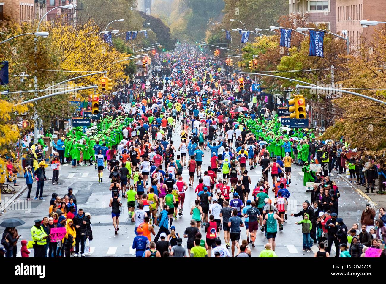 Coureurs de marathon qui s'exécutent au marathon de New York Banque D'Images