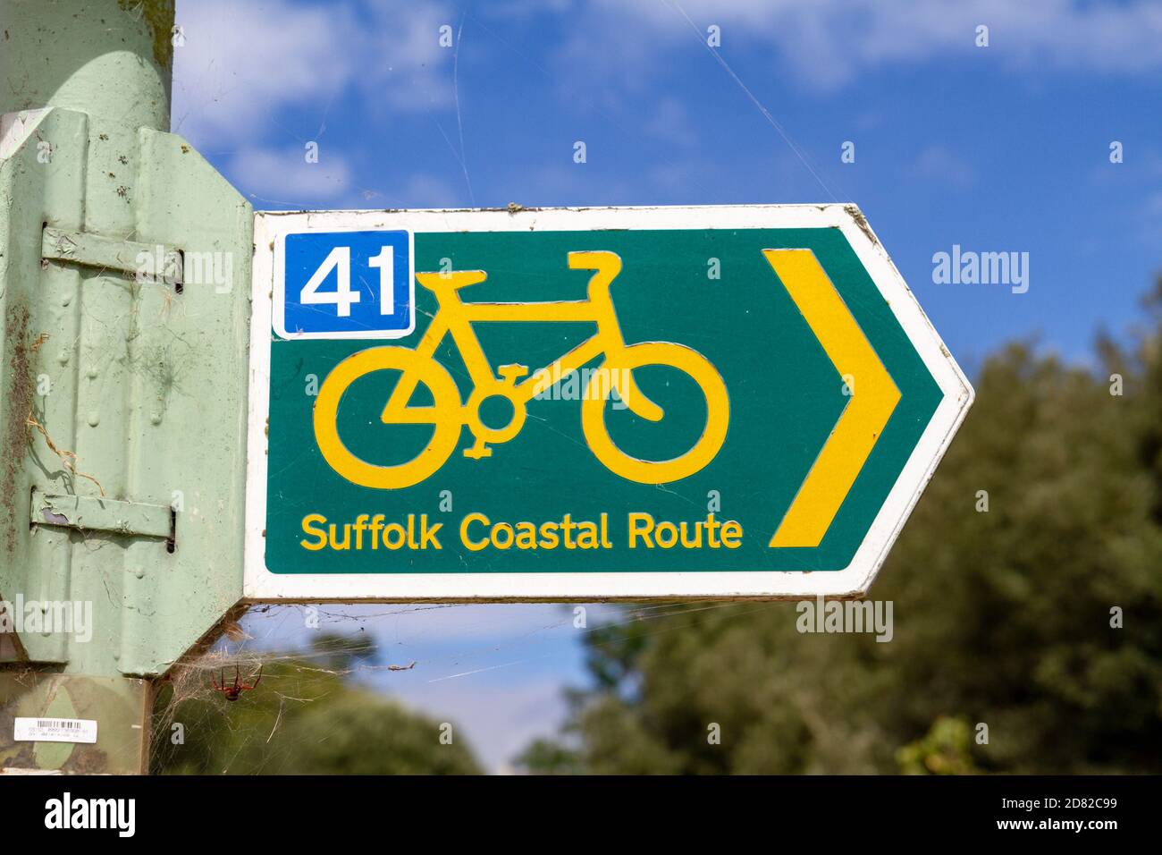 Panneau pour Suffolk Coastal route, une piste cyclable près d'Orford, Woodbridge, Suffolk, Royaume-Uni. Banque D'Images