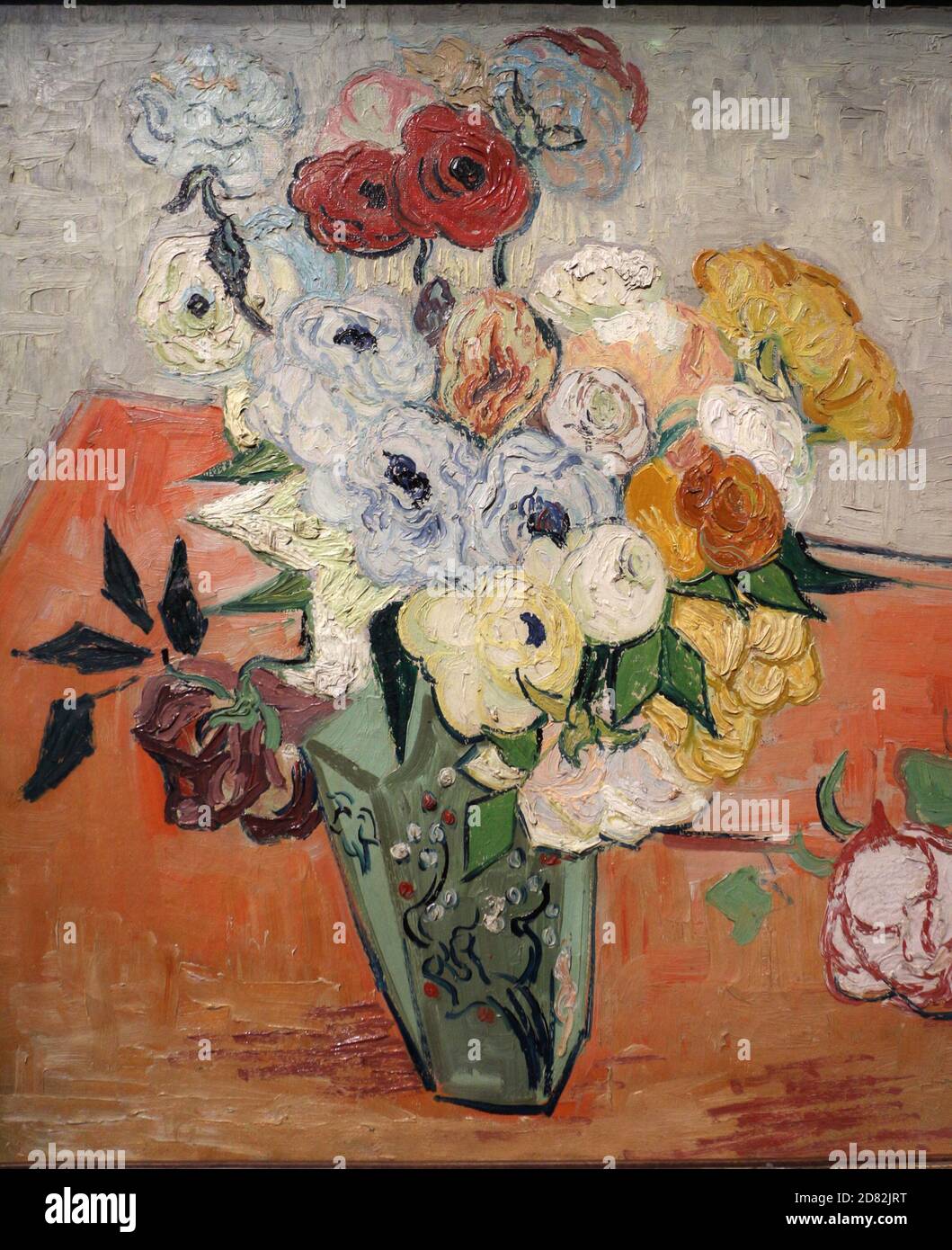 Titre: Vase japonais avec roses et anémones Créateur: Vincent van Gogh Date: 1890 Moyen: Huile sur toile Dimensions: 51.7 x 52 cm emplacement: Musée d'Orsay, Paris Banque D'Images