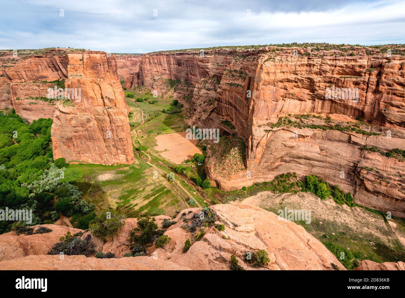 Spider Rock dans Canyon de Chelley, Arizona-États-Unis Banque D'Images