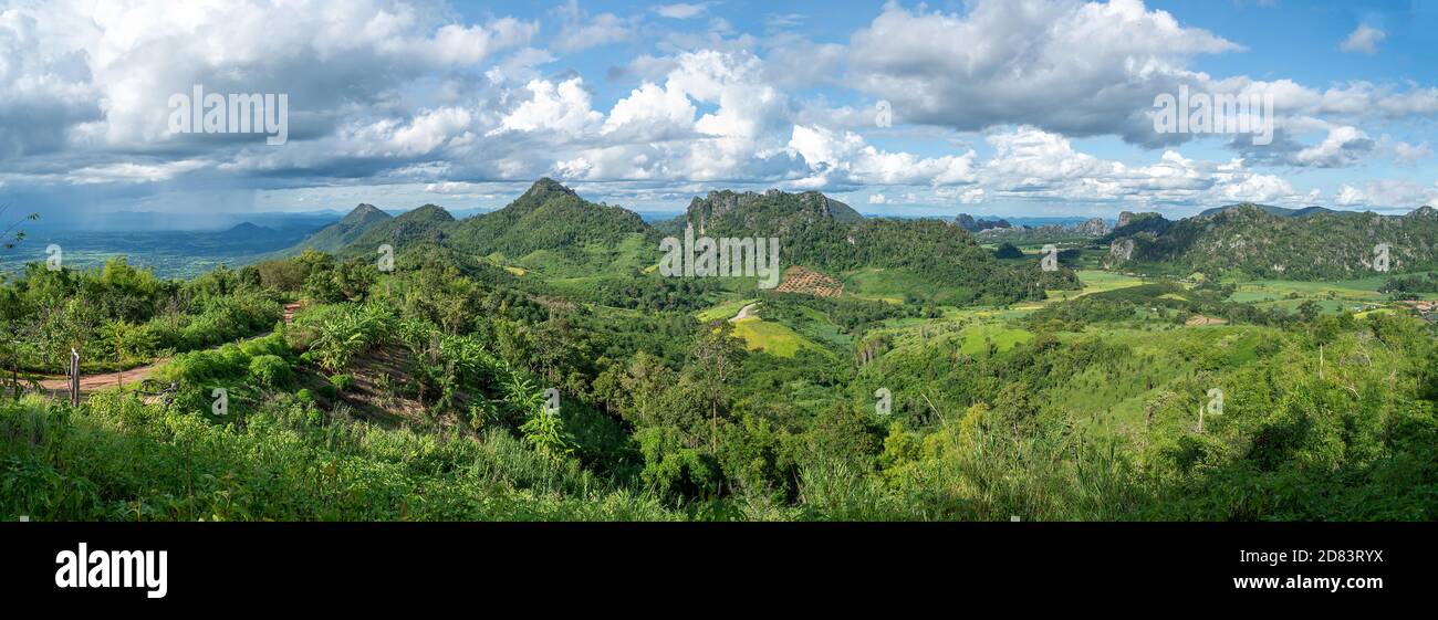 Paysage vue sur la montagne depuis la province de Loei de Thaïlande panorama Banque D'Images
