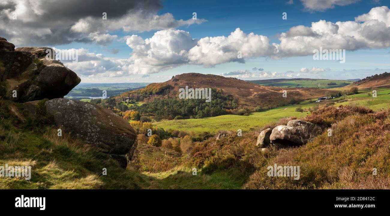 Royaume-Uni, Angleterre, Staffordshire, Moorlands, Ramshaw Rocks, vue panoramique vers le nord jusqu'à Hen Cloud et les cafards Banque D'Images