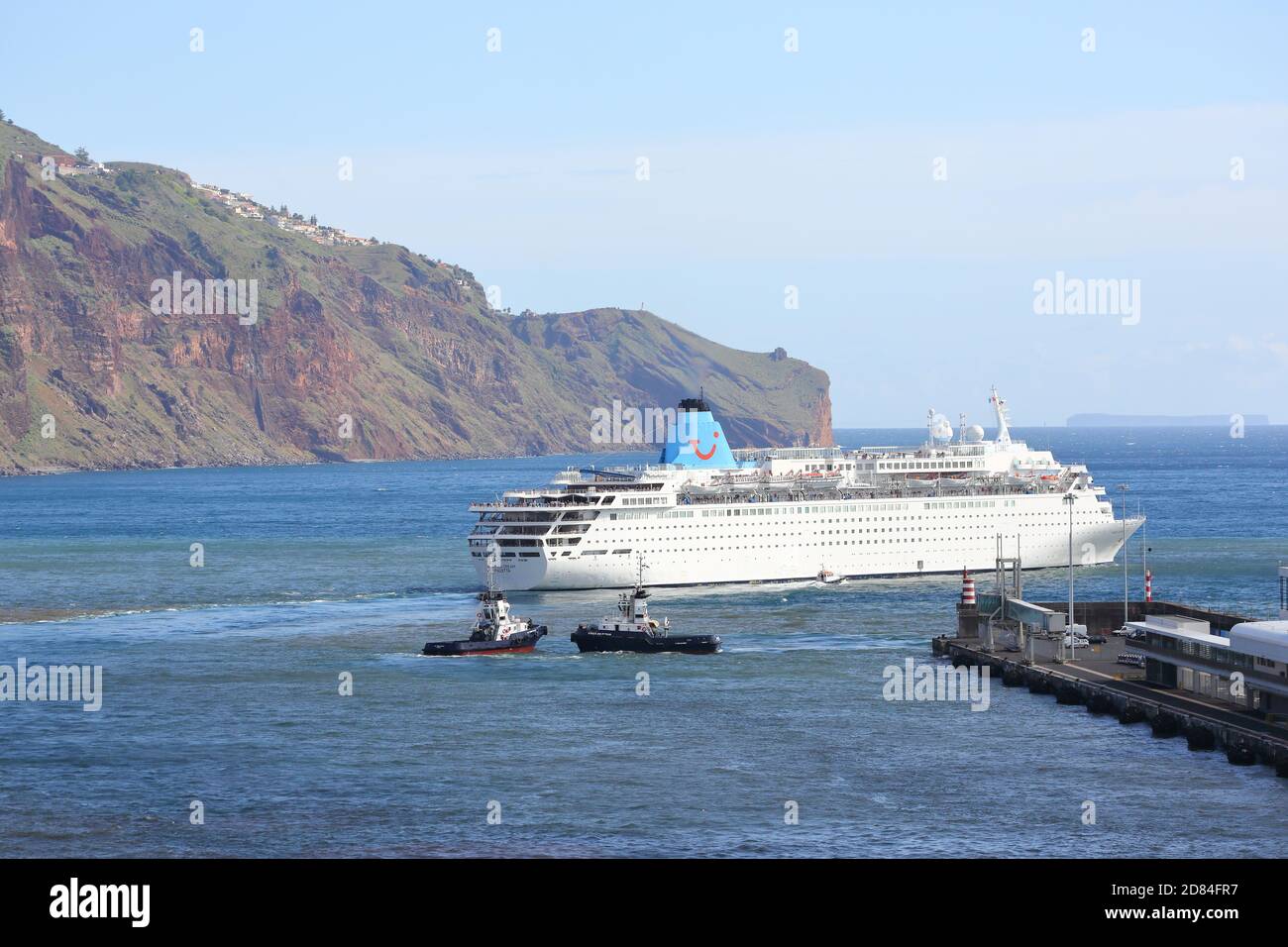 Après une courte visite du bateau de croisière MS Marella Dream quitte Madère, Portugal Banque D'Images