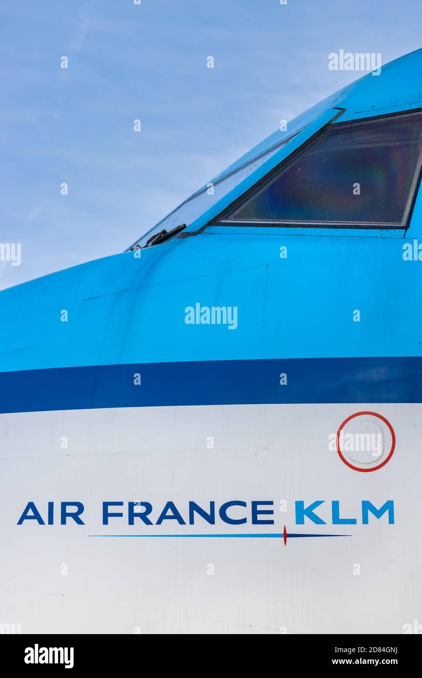 Schiphol, pays-Bas - 16 janvier 2020 : vue latérale d'un poste de pilotage d'avion néerlandais avec le texte « Air France KLM » sur l'aéroport de Schiphol, pays-Bas Banque D'Images