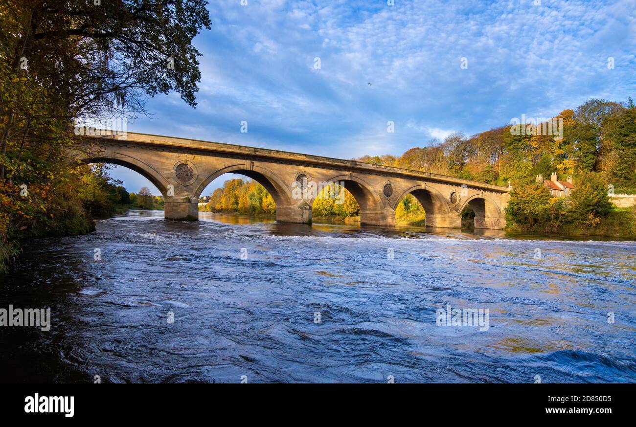 Pont Coldstream le passage de la frontière écossaise. C'est ici que la Pierre de Scone a traversé la frontière en Écosse. Banque D'Images