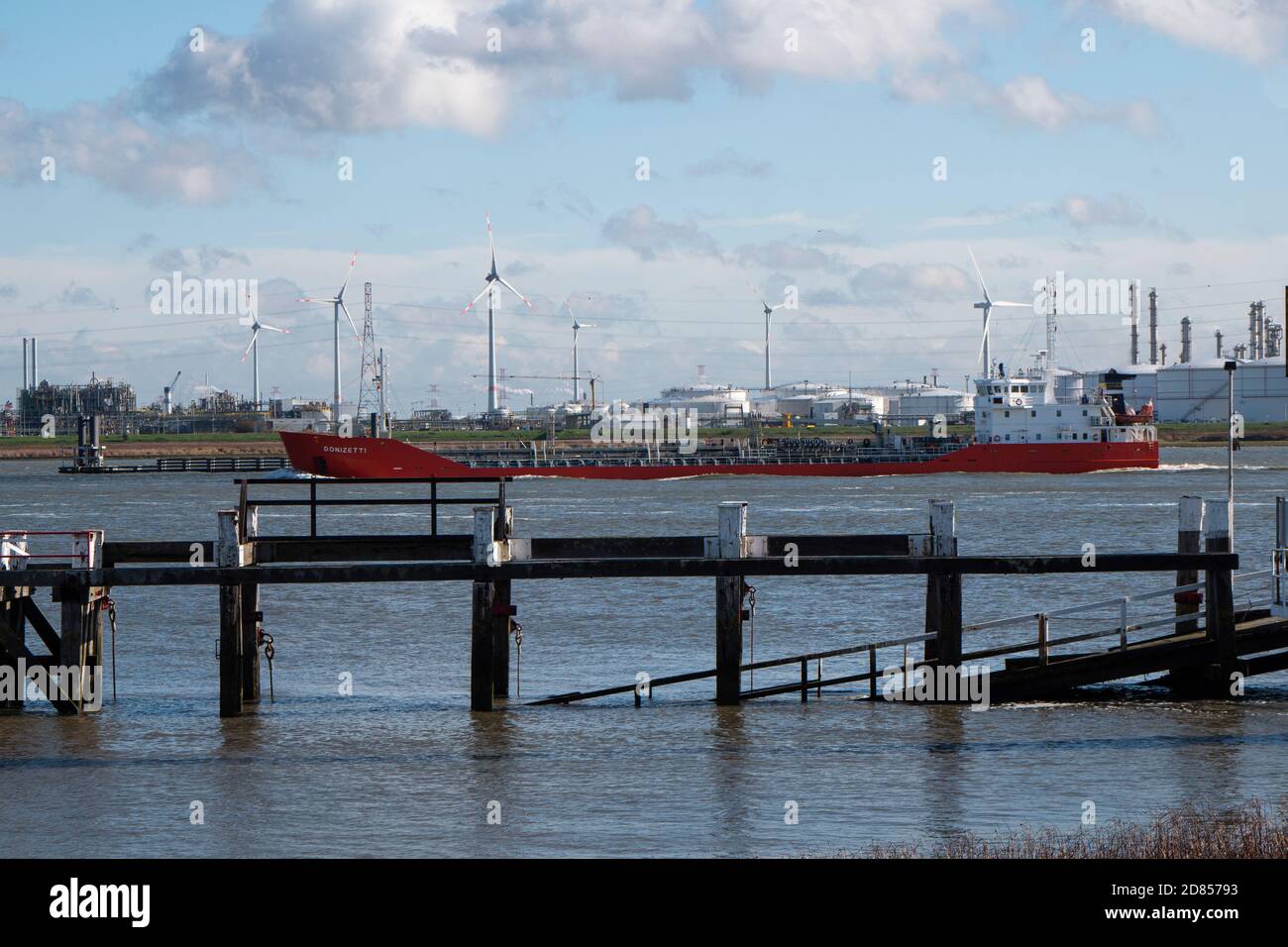 Doel, Belgique, 26 octobre 2020, DONIZETTI est un pétrolier chimique construit en 2000 et naviguant sous le drapeau de Chypre Banque D'Images