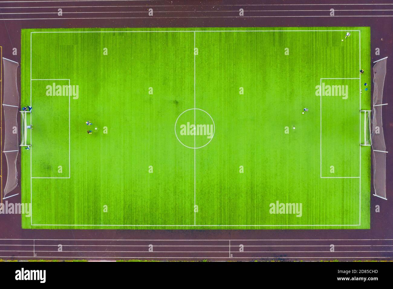 Vue aérienne en bas du terrain de football réel Banque D'Images