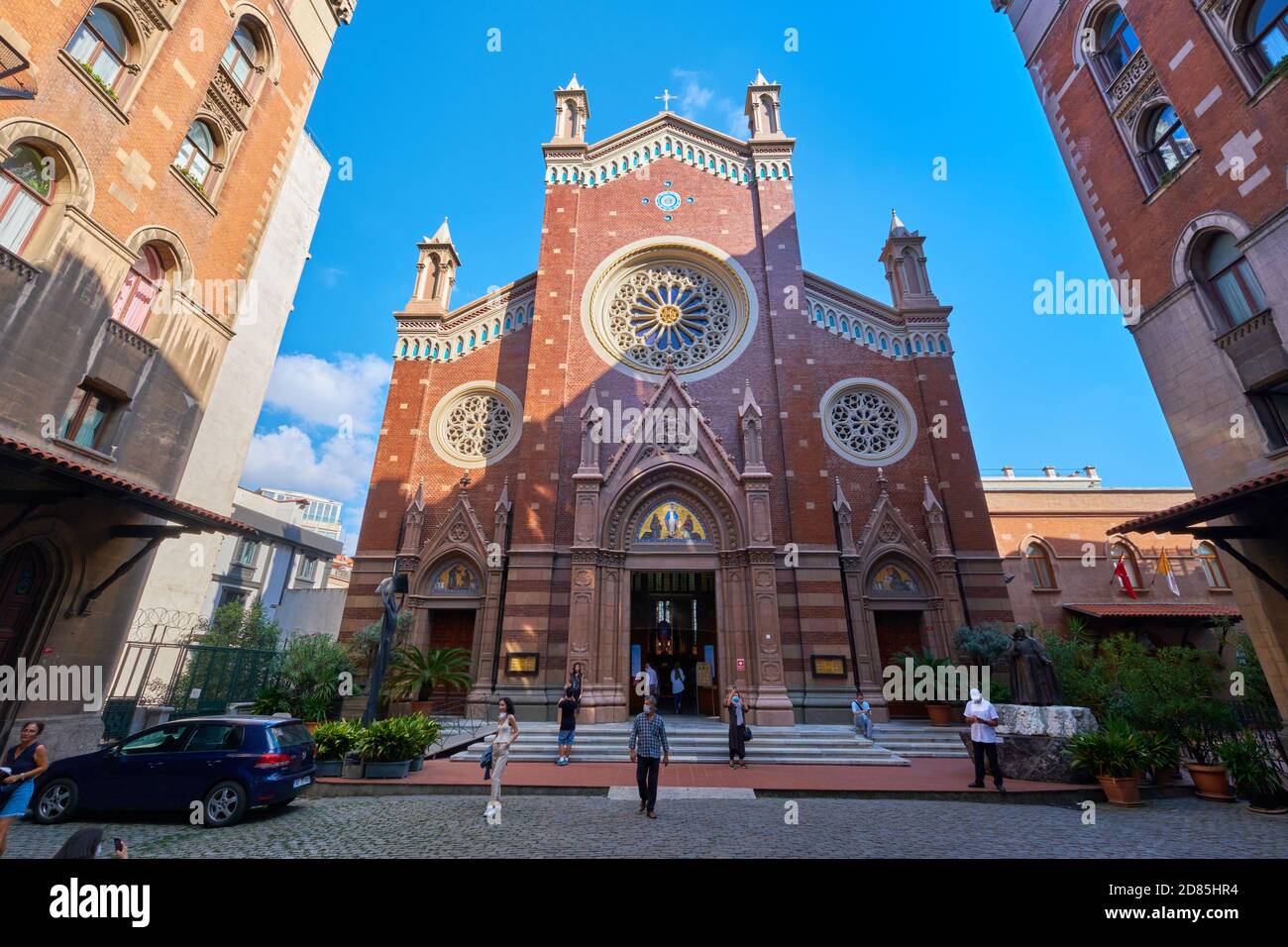 Façade de l'église catholique Saint-Antoine près de la rue Istiklal, Istanbul, Turquie Banque D'Images