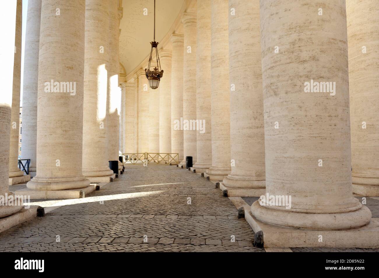 Italie, Rome, place Saint-Pierre, colonnade Bernini Banque D'Images