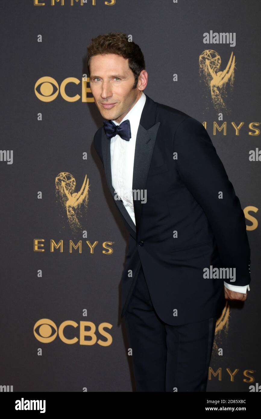 LOS ANGELES - SEP 17 : Mark Feuerstein au 69e Primetime Emmy Awards - arrivées au Microsoft Theatre le 17 septembre 2017 à Los Angeles, CA Banque D'Images