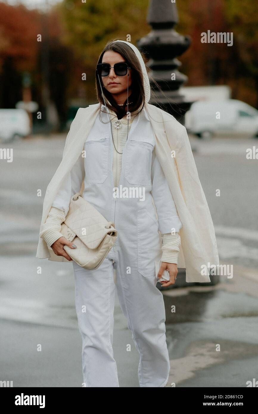 Street style à Paris Fashion week, SS21 Banque D'Images