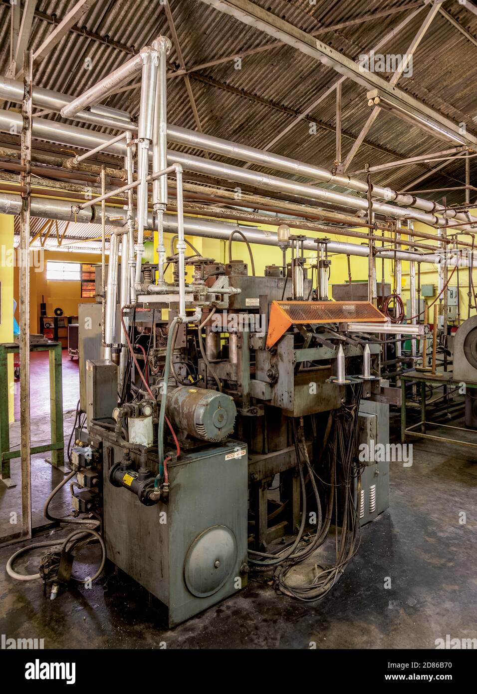 Vinyl Records pressing Plant, Tuff Gong Recording Studios, Kingston, paroisse de Saint Andrew, Jamaïque Banque D'Images