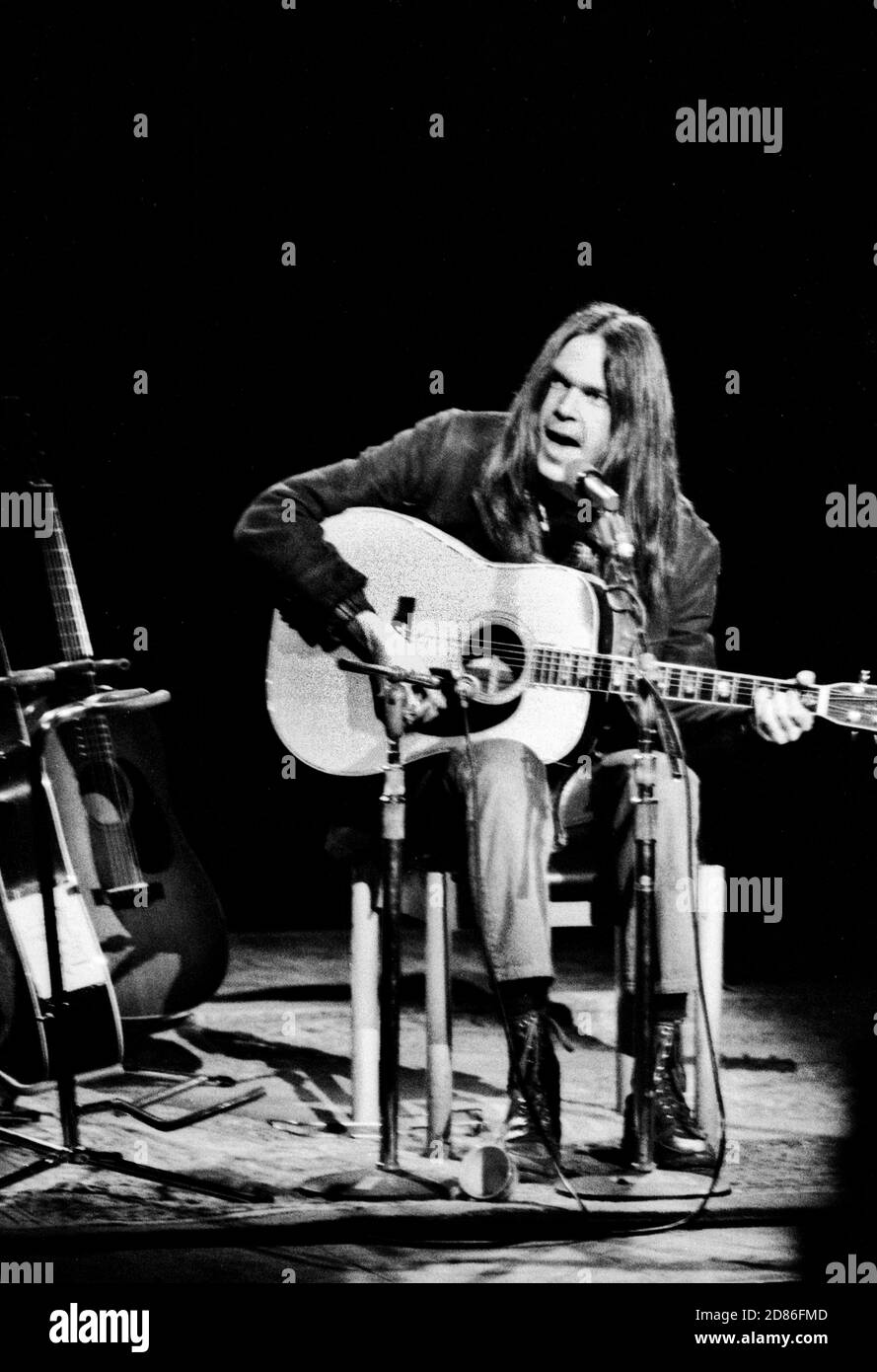 Neil Young: 1971 Voyage à travers le passé tournée solo Neil Young, Royal Albert Hall, Londres, 02-27e, 1971 Banque D'Images