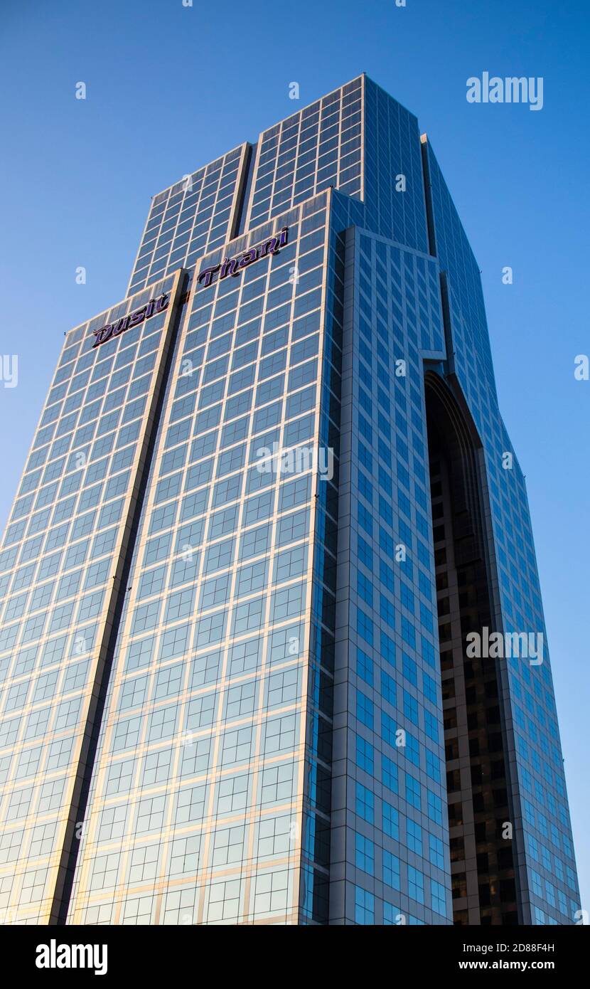 L'un des sites les plus connus de Dubaï, l'hôtel Dusit Thani. À l'extérieur Banque D'Images