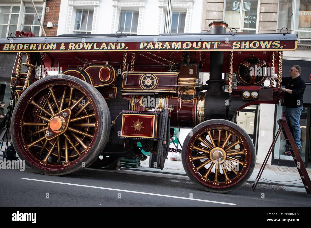 'Le LionÕ, un Super Lion 1932 Fowler ÔB6Õ, estime £800,000 Ð 1,200,000 lors d'un aperçu de presse pour l'âge d'or de la vente de Motoing à Bonhams à Londres. Banque D'Images