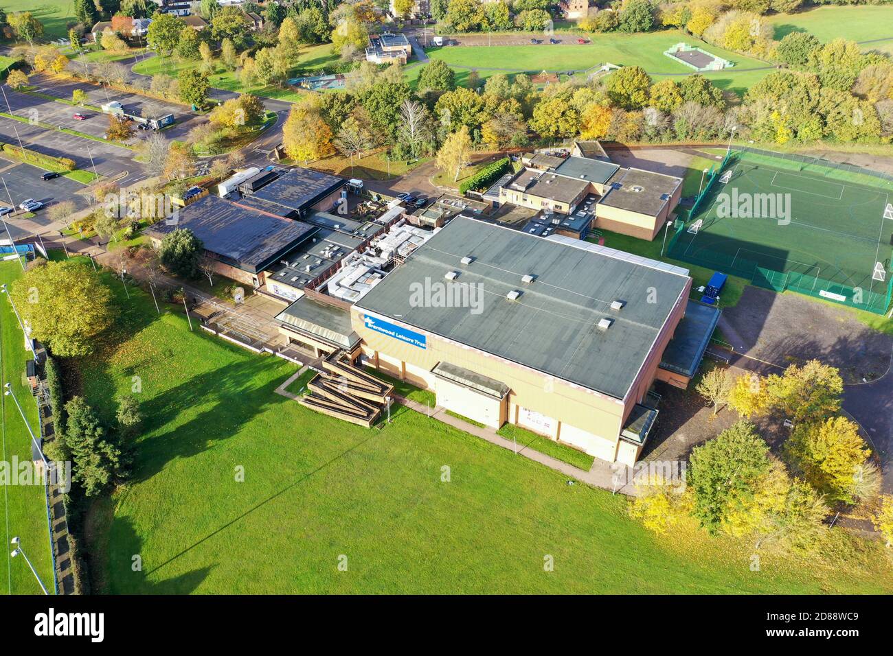 Brentwood, Essex, Royaume-Uni. 28 octobre 2020. Le Brentwood Centre, un centre sportif et de loisirs de Brentwood, dans l'Essex, a annoncé hier soir qu'il allait fermer immédiatement. Le conseil municipal de Brentwood a publié une déclaration indiquant qu'il s'engage à « s'assurer que le centre de loisirs et les salles de Brentwood peuvent s'ouvrir aux résidents de Dès que possible et qu'il s'efforce d'atteindre cet objectif ». Crédit : Ricci Fothergill/Alay Live News Banque D'Images
