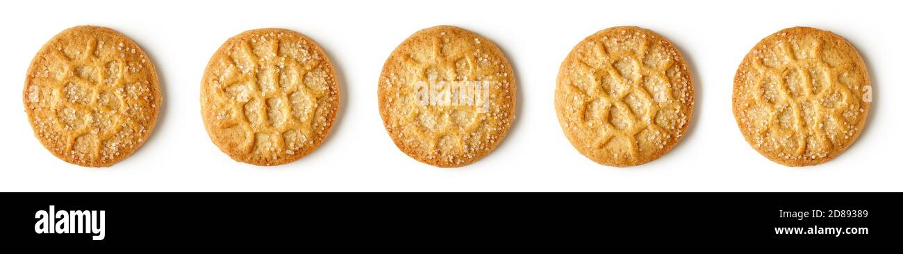 Biscuits au beurre danois isolés sur fond blanc, vue du dessus Banque D'Images