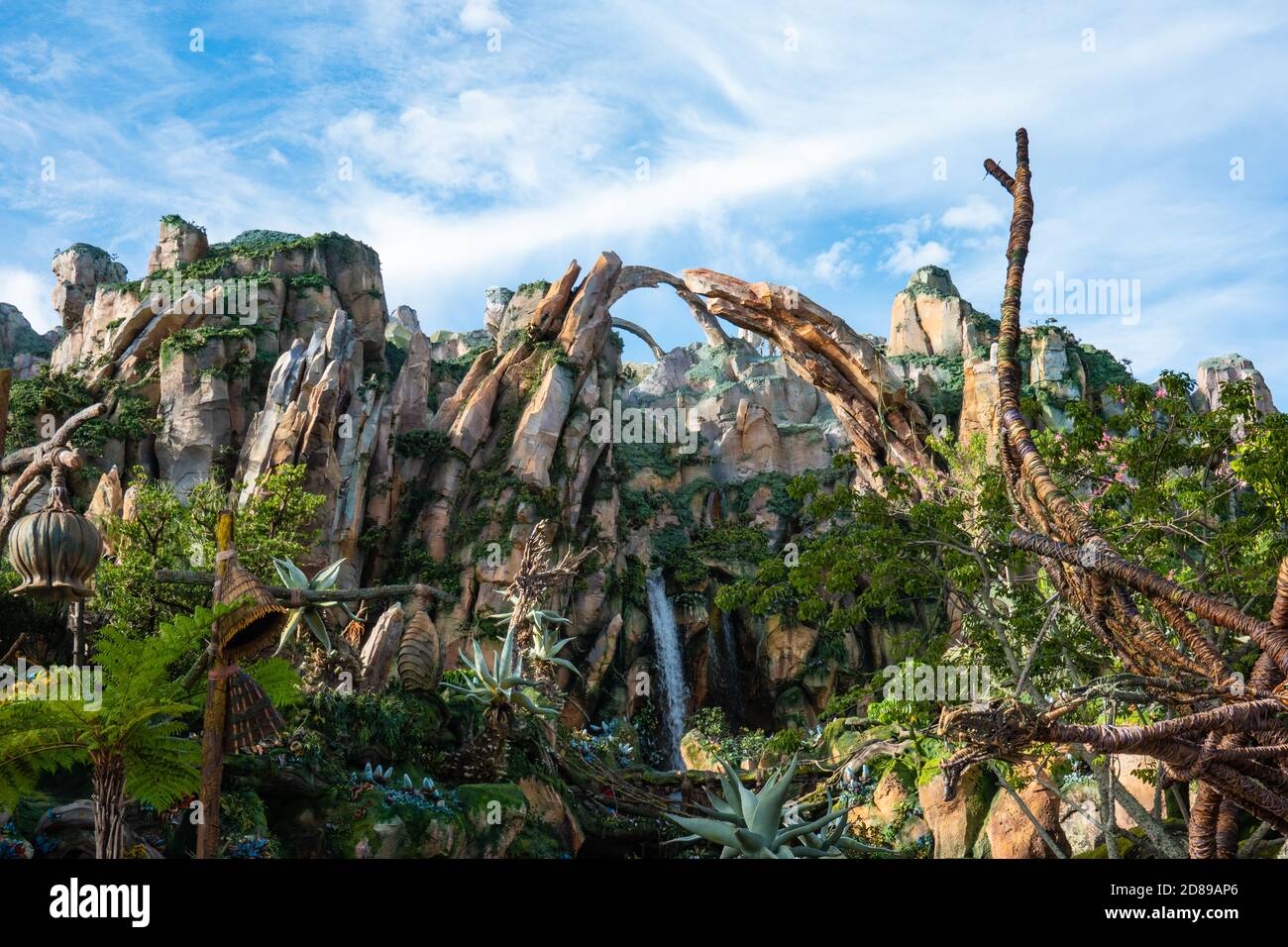 La jungle couvrait les montagnes de Pandora – le monde de l'Avatar à Animal Kingdom, Disney World, Floride Banque D'Images