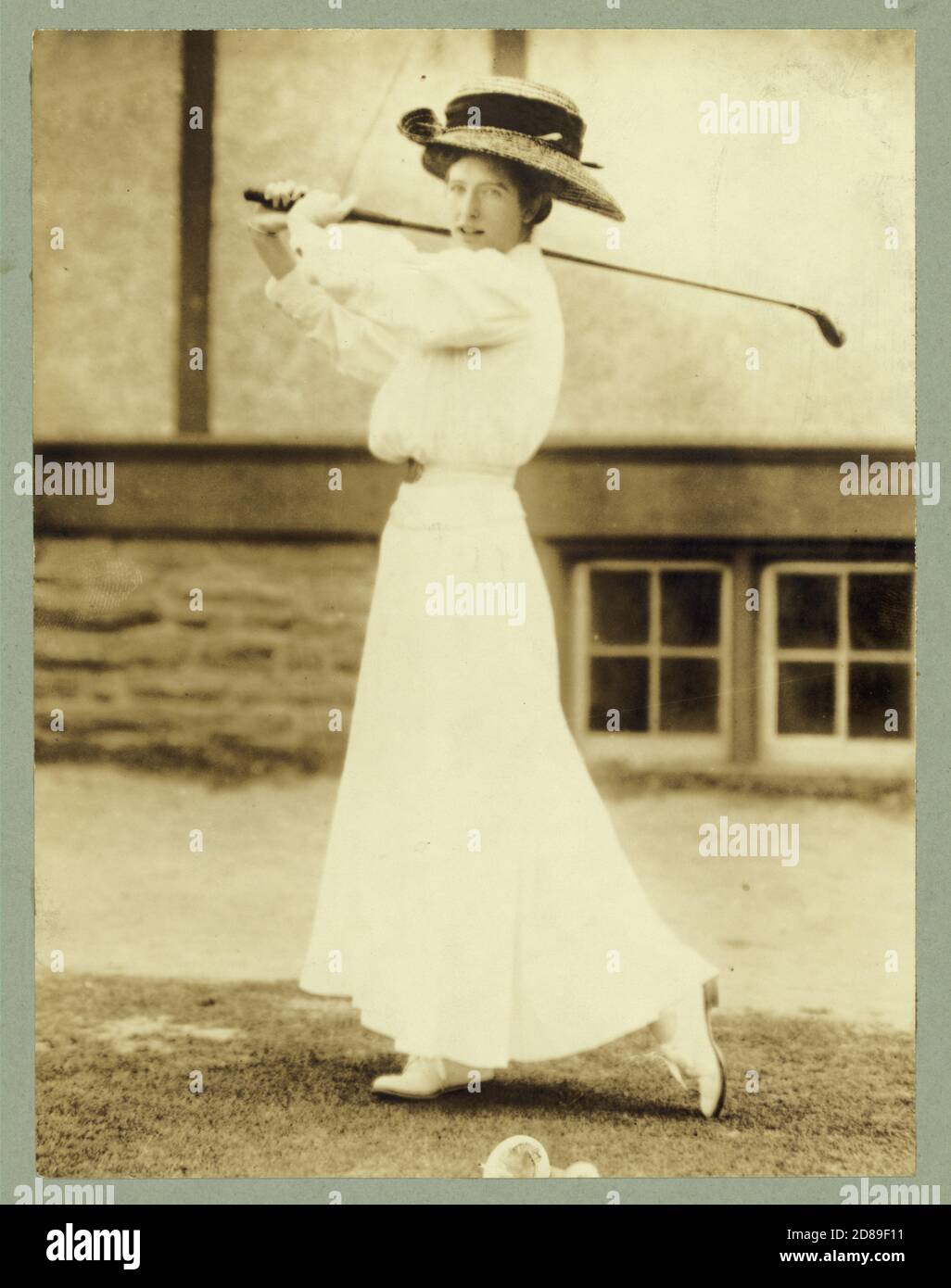 Golf - Miss Katharine Harley, ancienne championne des États-Unis a gagné à Chevy Chase, 1908 Banque D'Images