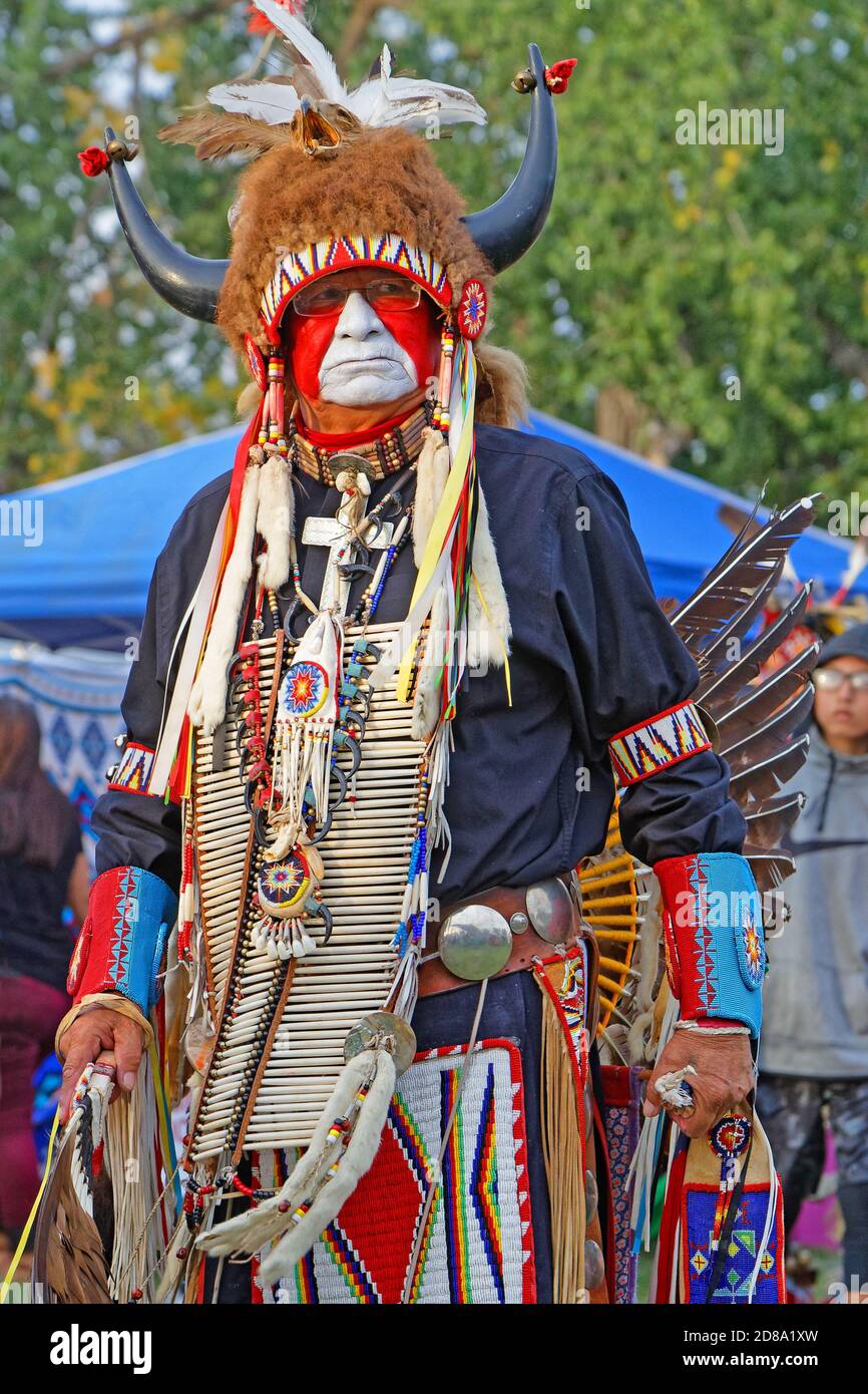 Bismarck, Dakota du Nord, le 8 septembre 2018 : un danseur de la 49e conférence annuelle des tribus Pow Wow, un grand événement en plein air qui réunit plus de 900 dance Banque D'Images