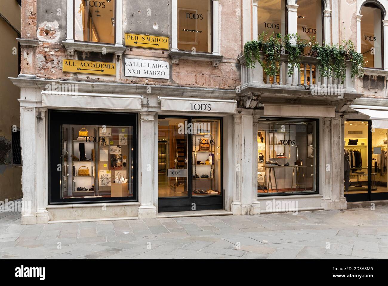 Shopping de luxe à Tod - Calle Larga XXII Marzo, San Marco, Venise, Italie Banque D'Images