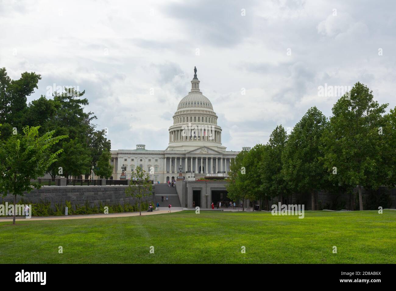 Capitole des États-Unis, Capitol Hill, Washington, D.C., États-Unis. Belle photo lors d'une journée nuageuse du dôme et de la nature. Gouvernement des États-Unis. Stade des États-Unis. Banque D'Images Capitole des États-Unis, Capitol Hill, Washington, D.C., États-Unis. Belle photo lors d'une journée nuageuse du dôme et de la nature. Gouvernement des États-Unis. Stade des États-Unis. Banque D'Images