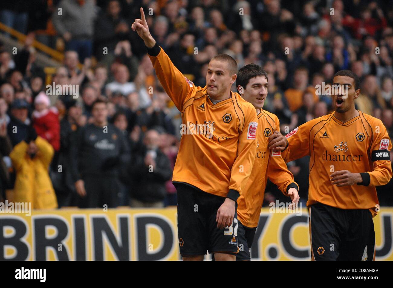 Wolverhampton Wanderers c. Burnley, 17 février 2007 à Molineux. Michael Kightly célèbre son but avec Stephen Ward et Karl Henry Banque D'Images