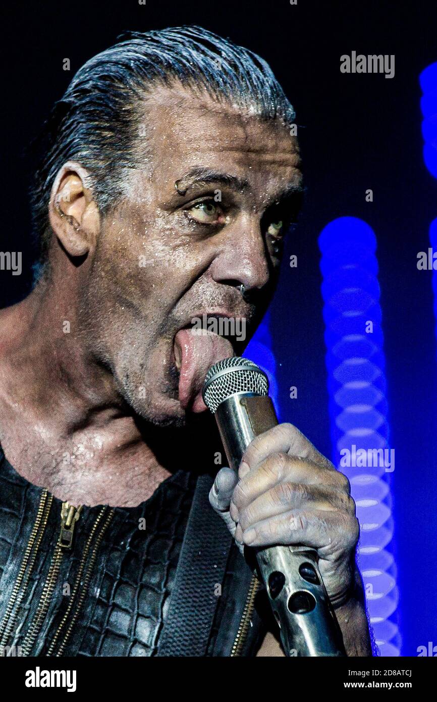 Odense, Danemark. 24 juin 2016. Rammstein, le groupe allemand de métal industriel, joue un concert pendant le festival de musique danois Tinderbox 2016 à Odense. Ici, le chanteur jusqu'à Lindemann est vu en direct sur scène. (Crédit photo: Gonzales photo - Lasse Lagoni). Banque D'Images