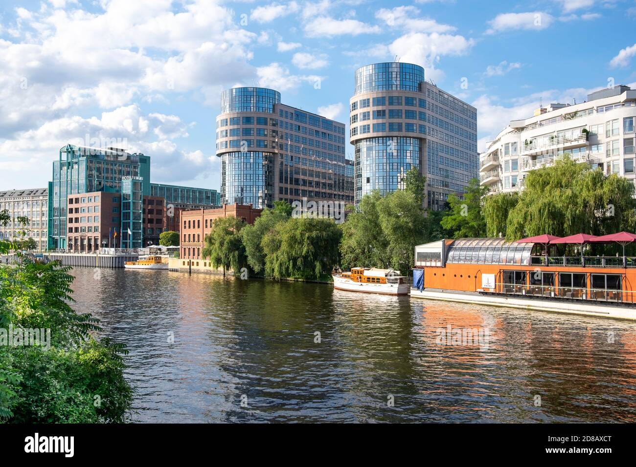 Vue sur la Spree à Hansaviertel à Berlin Banque D'Images