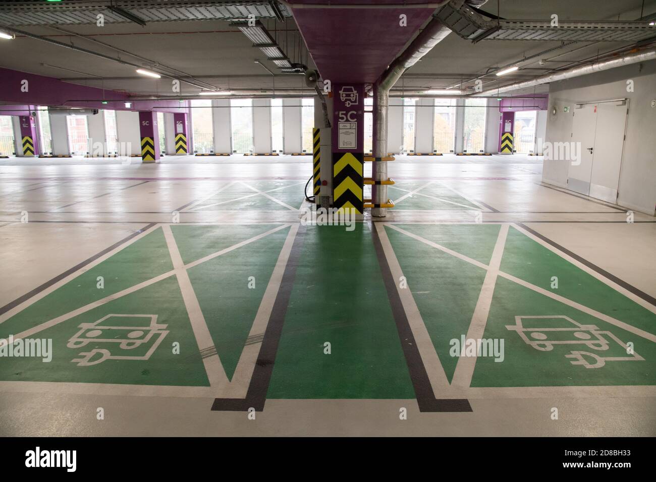Station de charge pour véhicule électrique à Gdansk, Pologne. 26 octobre 2020 © Wojciech Strozyk / Alamy stock photo Banque D'Images