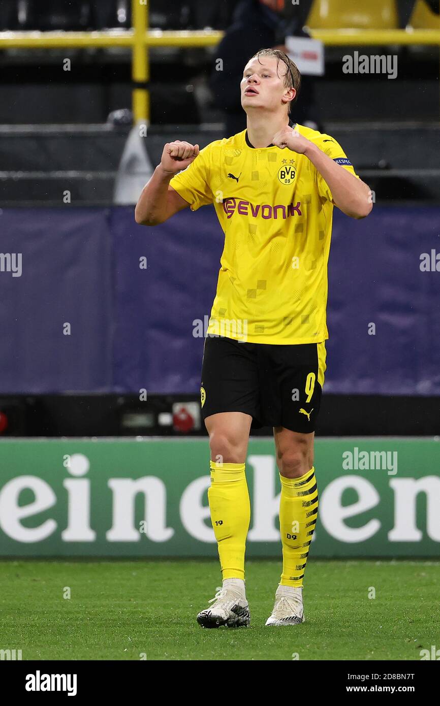 Dortmund, Allemagne. 28 octobre 2020. Erling Haaland, de Dortmund, célèbre son but lors du match de football du groupe F de la Ligue des champions de l'UEFA entre Borussia Dortmund et le FC Zenit à Dortmund, en Allemagne, le 28 octobre 2020. Credit: Joachim Bywaletz/Xinhua/Alay Live News Banque D'Images